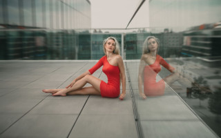 Red dress women tiltshift anamorphic - floor next free wallpaper