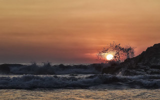 Sunset ocean waves rocks tree - andrew geddes free wallpaper
