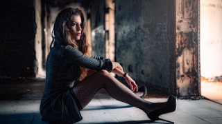 Woman crossed legs black stockings 2 - figuration libre free wallpaper