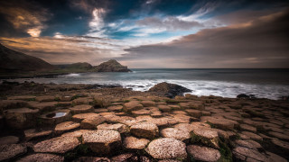 Rocky beach large body water - brian dunlop free wallpaper
