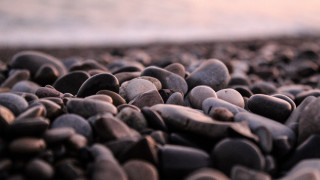 Rocks beach ocean shallow depth - rock free wallpaper