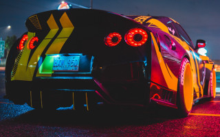 Car tail light night city - rim free wallpaper for desktop