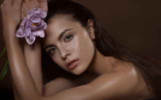 Freckled woman flower pointillism fashion - pointillism free wallpaper