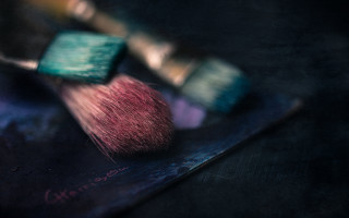 Brush small tabletop black background - abstract brush stroke free wallpaper