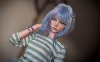 Doll bluehair glasses tree stripes - a doll free wallpaper