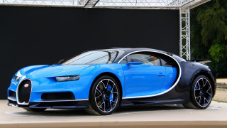 Blue bugatti car show park - a black backdrop free wallpaper
