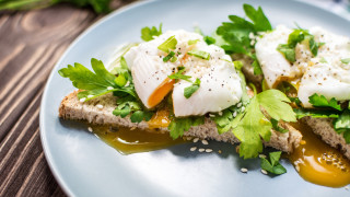 Plate bread sauce table napkin - a plate of food free wallpaper