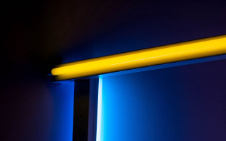 Yellow tube mirror neon lights - bruce nauman free wallpaper