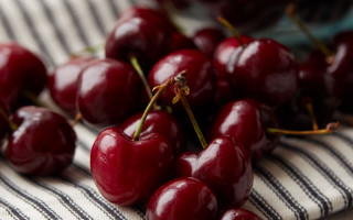 Cherry blurry food pastry blood - cloth free wallpaper