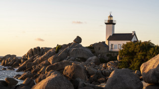Lighthouse rocky shore dawn mountains - fitz henry lane free wallpaper