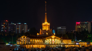 Night cityscape tower bridge river - a tower free wallpaper