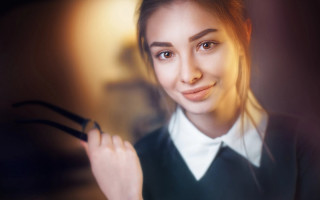 Elina karimova scissors smile portrait - a pair of scissors free wallpaper