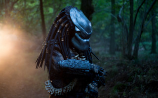 Predator suit man flashlight forest - weta digital free wallpaper