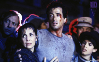 Man woman crowd blood faces - movie scene free wallpaper