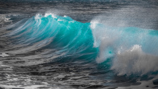 Large wave breaking over ocean - a large wave free wallpaper for desktop