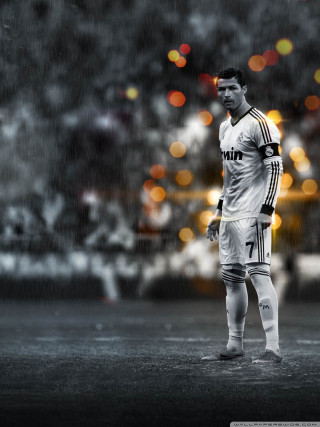 Man soccerfield rain whiteuniform soccerball - foto realistic free wallpaper for mobile