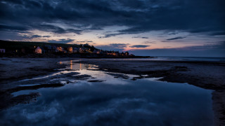 Beach houses night reflections matte - a reflection of the sky free wallpaper