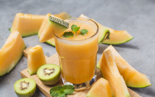 Orange juice kiwi mint cutting - a cutting board free wallpaper