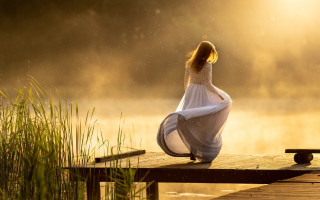 Woman dock water grass fog - the fog free wallpaper