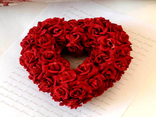 Heart wreath paper pen background - top of a piece free wallpaper