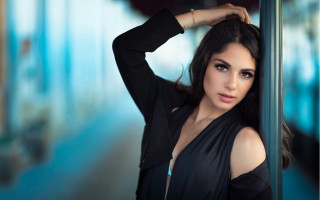 Woman leaning pole brown eyes - andrea orcagna free wallpaper for desktop