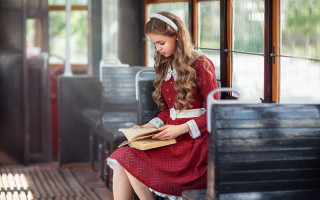 Girl red dress reading book - anka zhuravleva free wallpaper