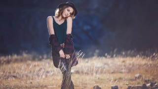 Woman hat plaid dress field - plaid free wallpaper
