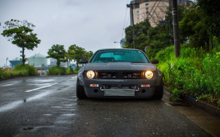 Rainy car headlights water tower - its headlight free wallpaper