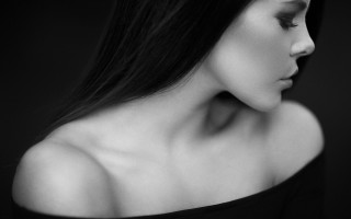 Woman longhair blackshirt closedeyes profile - her shoulder free wallpaper for desktop