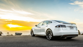 White car ocean sunset beautifully - a white car free wallpaper