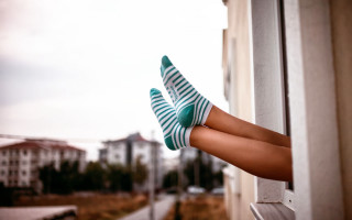 Woman legs striped socks city - ayshia taşkın free wallpaper