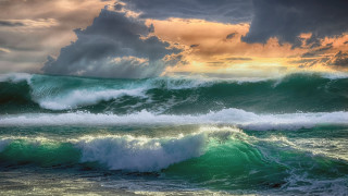 Large wave stormy ocean sky - a large wave free wallpaper for desktop
