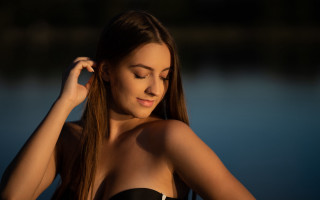 Woman blackbikini water wind portrait - a black bikini free wallpaper