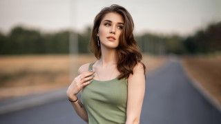 Woman road portrait browneyes longhair - the side of the road free wallpaper for desktop