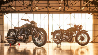 Garage motorcycles light tool gear - two motorcycle free wallpaper