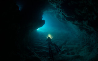 Cave scene light diver depth - a cave free wallpaper