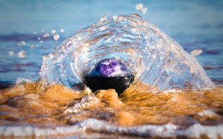 Water wave sculpture sunset blur - a surrealist sculpture free wallpaper