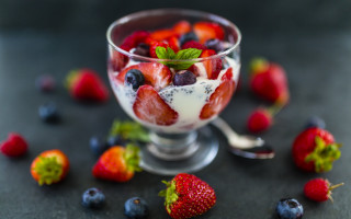 Fruit yogurt berries spoon impressionism - delaunay free wallpaper