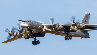 Large airplane blue sky propellers 3 - frame free wallpaper