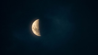 Half moon clouds dark sky - the cloud free wallpaper
