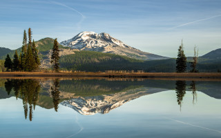 Mountain reflection lake trees clouds 4 - a clear sky above free wallpaper