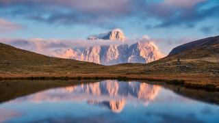 Mountain lake portrait clouds sunset - a lake in the foreground free wallpaper