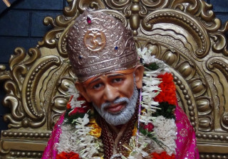 Marble old man crown gold - detailed face free wallpaper