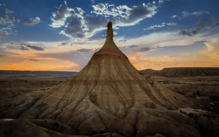 Large rock formation desert sky 4 - arthur b. carles free wallpaper