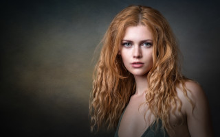 Red haired woman portrait dark - preraphaelitism free wallpaper