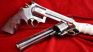 Revolver redcloth whiteflemishbaroque dongkingman - dong kingman free wallpaper