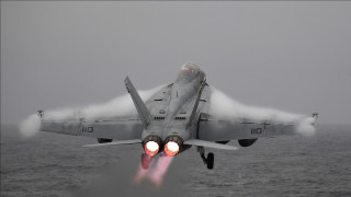 Fighter jet ocean foggy red - a foggy day free wallpaper