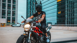 Man batman shirt motorcycle city - profile picture free wallpaper