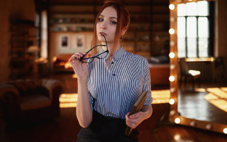 Elina karimova scissors mirror bokeh 2 - a mirror in the background free wallpaper for desktop