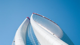Tall building curved roof sky - free architecture wallpaper